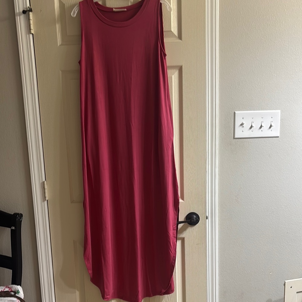 Zenana Outfitters Sleeveless Midi Dress in Berry